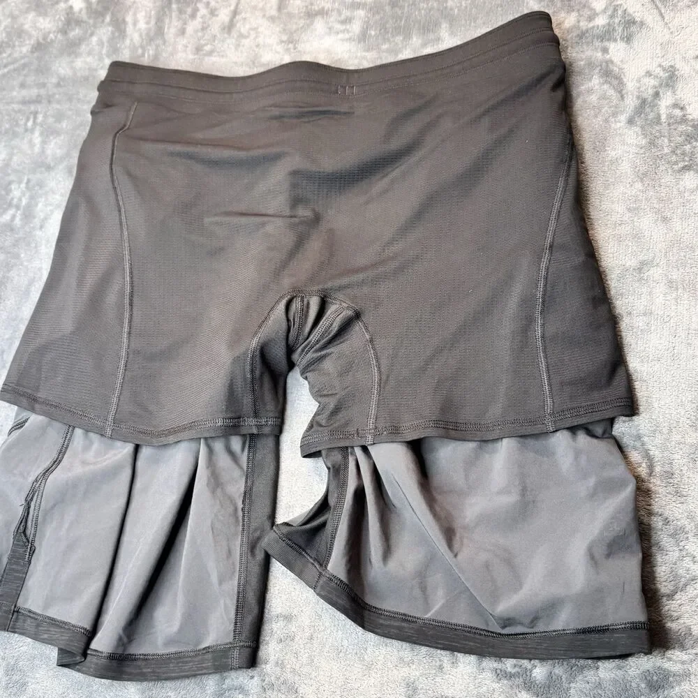 LULULEMON Men Sz L Shorts 9.5” Lined Charcoal Gray Black Yoga Sport Luxury 0227